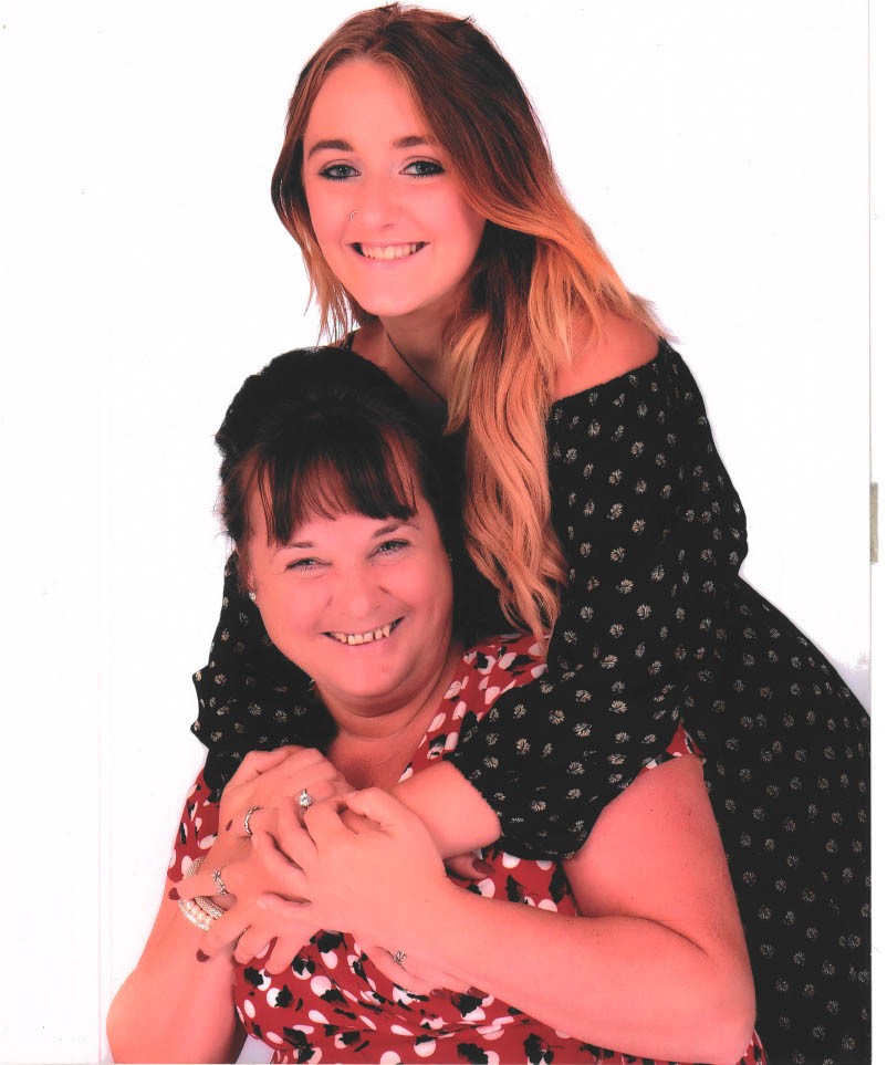 Photo of Michelle and daughter