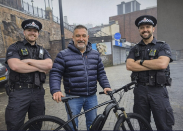 Pic caption: PC Fraser Hiorns and PS Will Leadbetter-Smith return the bike