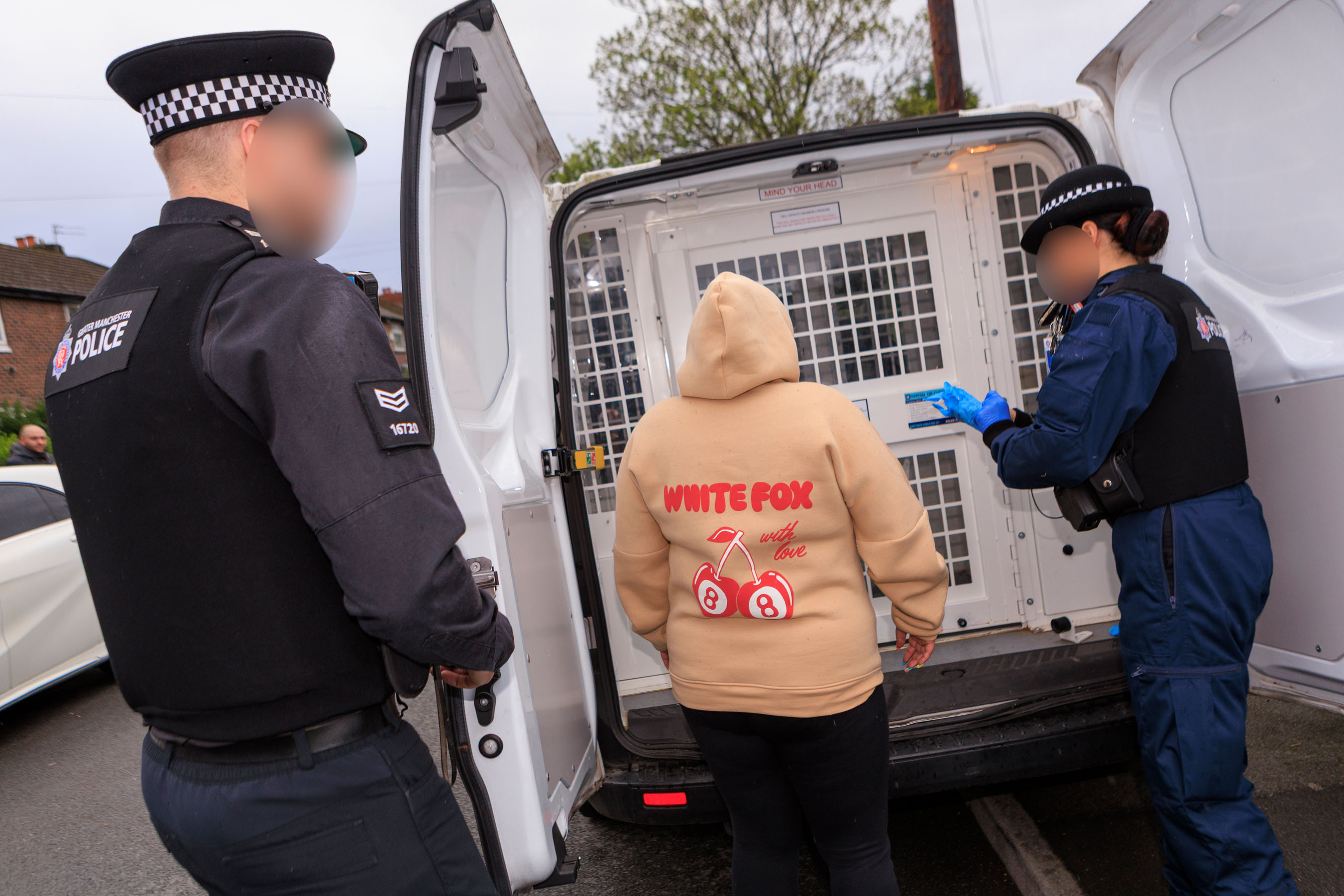 Arrest of a woman in her 40s on suspicion of possession of Class A and B.